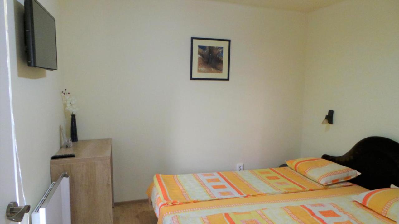 Rozalia Apartman Gyula Zewnętrze zdjęcie
